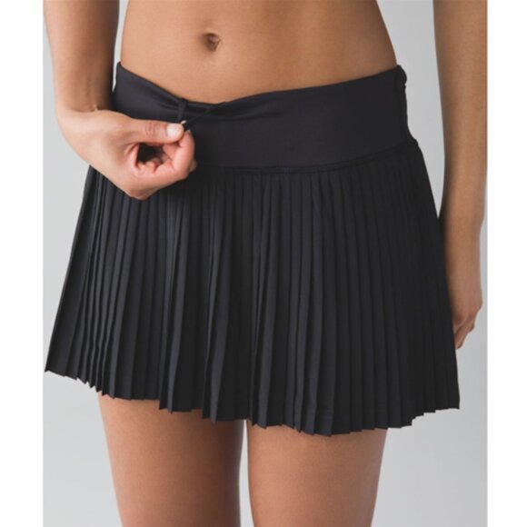 lululemon athletica Dresses & Skirts - Lululemon Pleat To Street Skirt II *Black